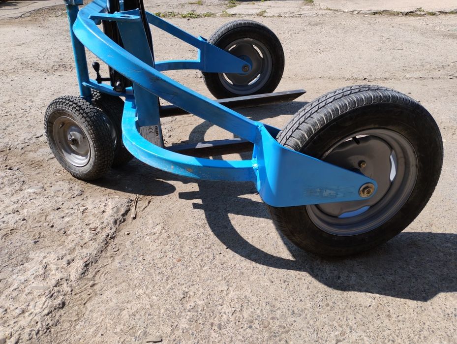 Wózek paletowy terenowy