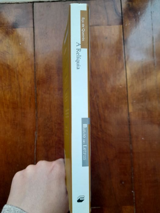 Livro "A relíquia", de Eça de Queiroz