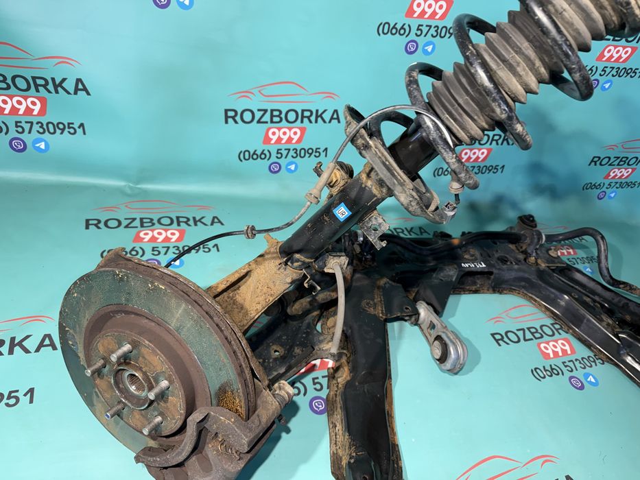Подрамник стойка Nissan Rogue підвіска X trail T32 цапфа
