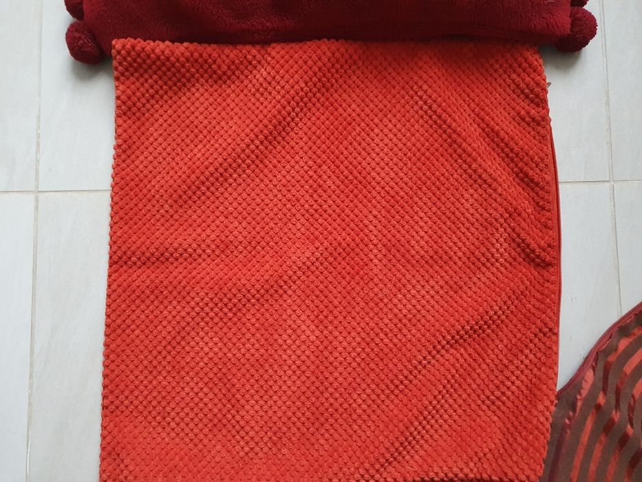 Zestaw 5 poduszek i poszewek dekoracyjnych