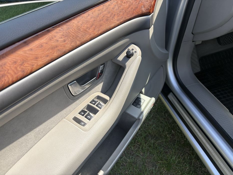 Audi A8 4.2 MPI Quattro