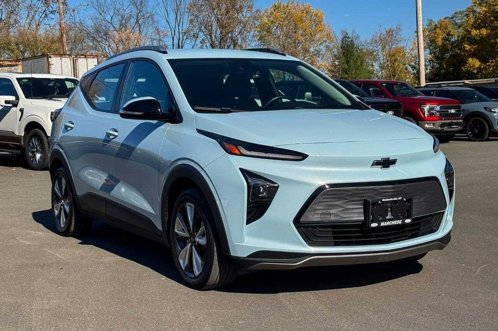 Продам свій Chevrolet Bolt EUV 2022 року. Машина у чудовому стані, доглянута й повністю готова до експлуатації.