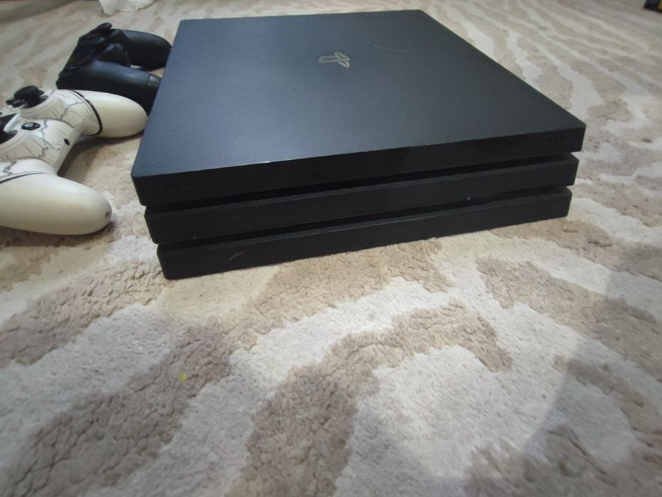 PS4 pro excelente estado mais jogos
