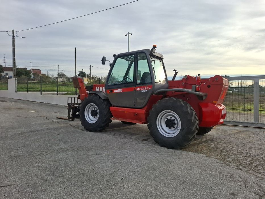 Manitou telescópico com matrícula