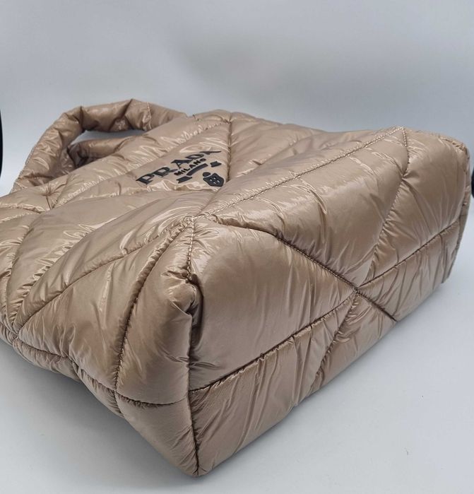 Женская пуховая сумка пуховик Prada