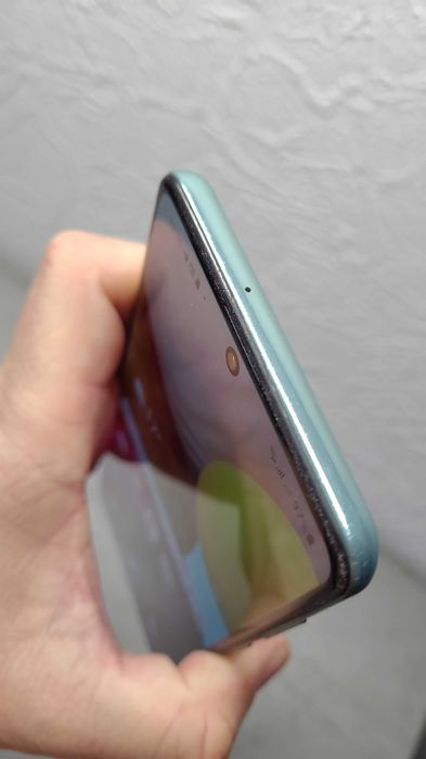 Телефон Samsung Galaxy A71 6/128gb NFC