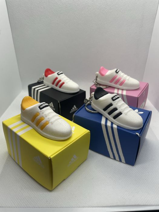 Porta chaves bota Nike Air e sapatos  Adidas