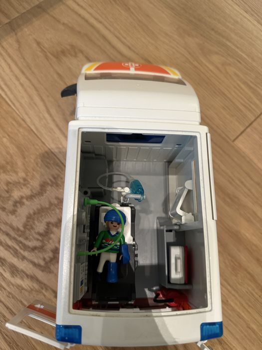 Playmobil karetka