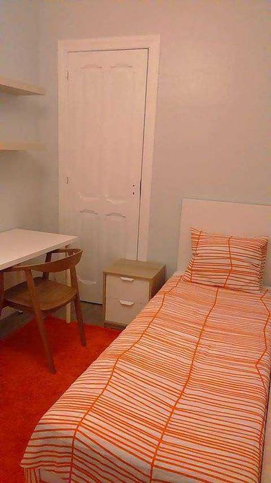 Alugo quarto Arroios