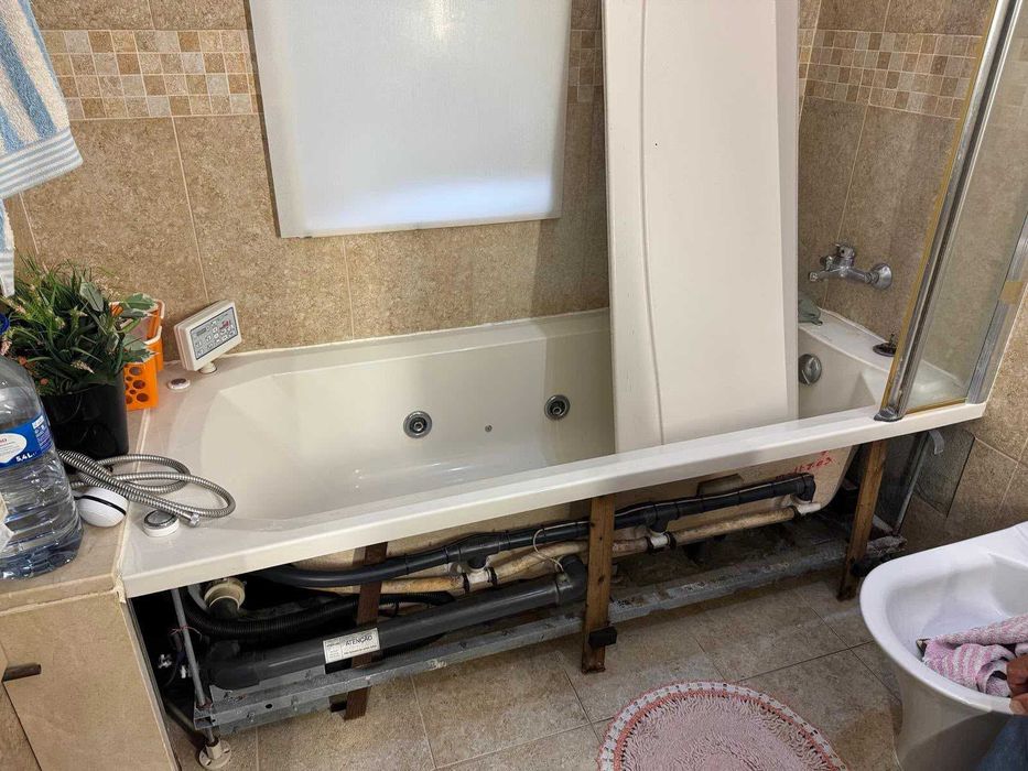Banheira Sanindusa com hidromassagem nunca usada, como nova