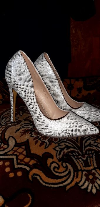 Продаются новые туфли