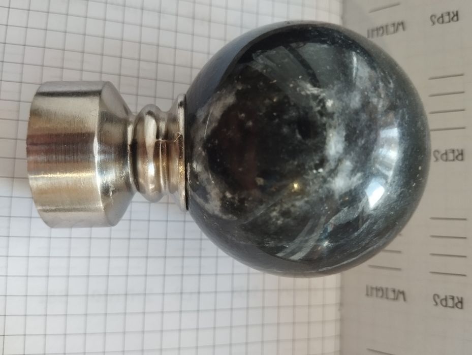 Куля 55мм 320гр.
Є кріплення для використання як дверної ручки