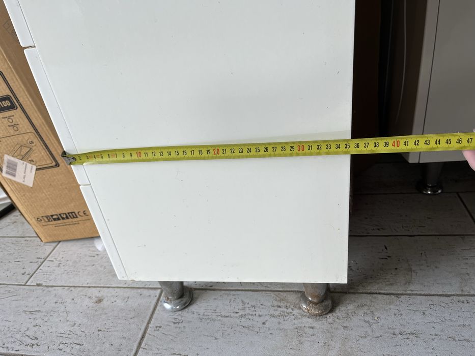 Умивальник з тумбою, краном