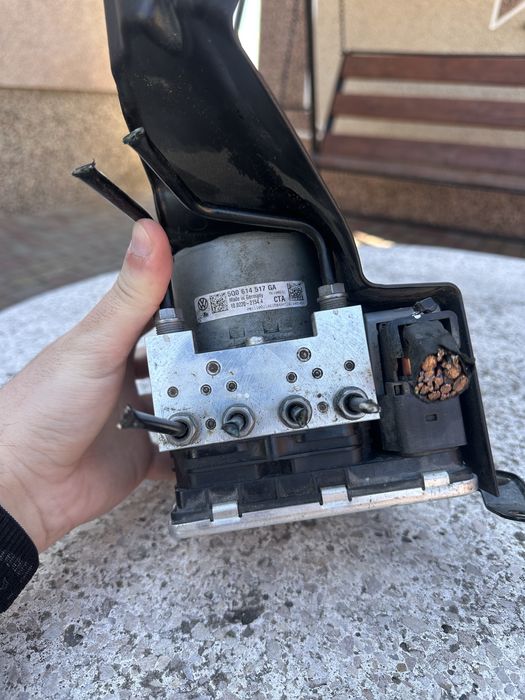 Блок ABS для Audi Q3 F3