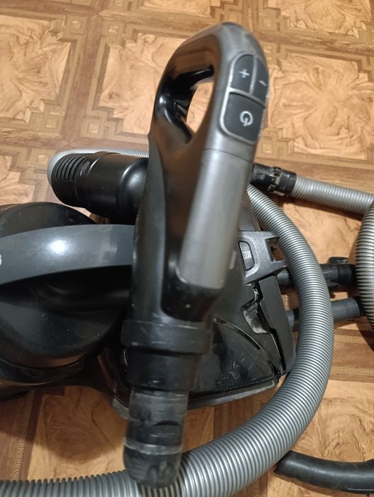 Пылесос Samsung 1500 w на запчасти или под ремонт