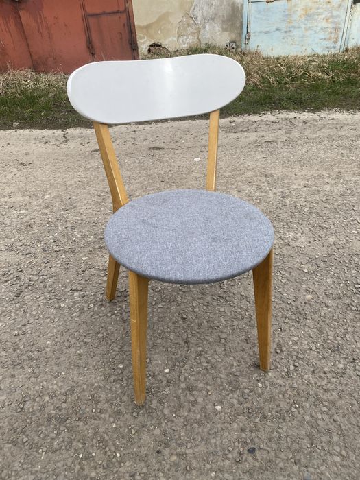 Продам стільці для кафе в хорошому стані