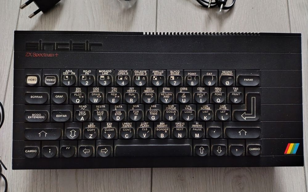 Rzadki ZX Spectrum+ Plus by Investronica + zasilacz i okablowanie