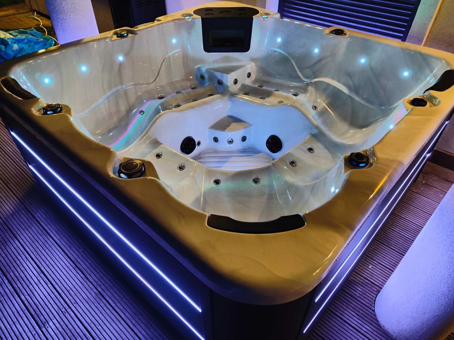 Jacuzzi ogrodowe Balboa Touch4, wifi , bluetooth , LED , - raty 0%