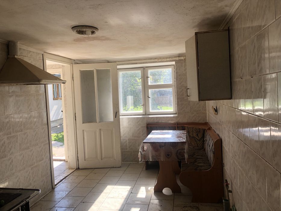 Продається будинок в центрі села Уличне