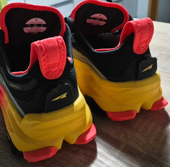 Altra  Olympus  6