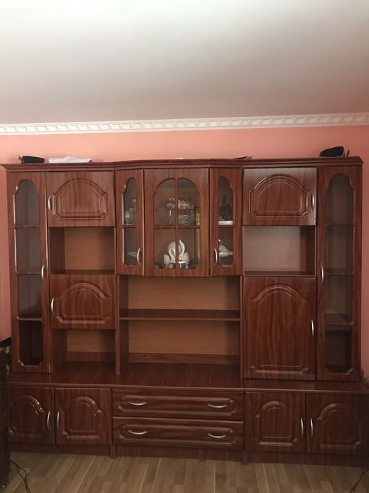 Стінка в вітальню