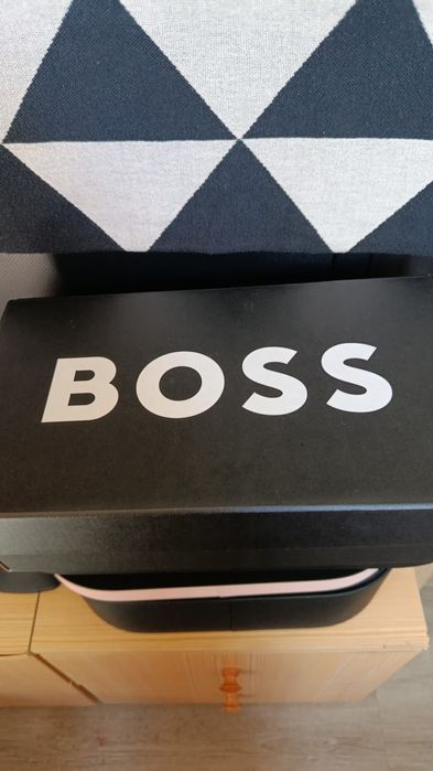 Tênis BOSS novo 37