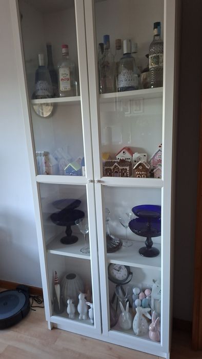 Móvel vitrine branco