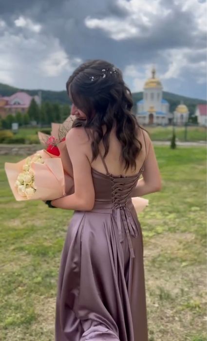 випускна сукня в ідеальному стані