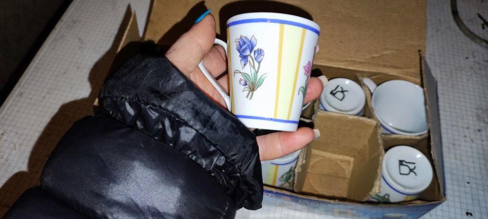 Conjunto de chávenas e pratos