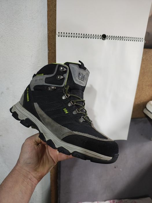 Buty trekkingowe Helly Hansen na membranie Waterproof. Rozmiar 42.5