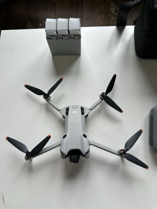 DJI Mini 4 Pro Fly More combo bez aparatury