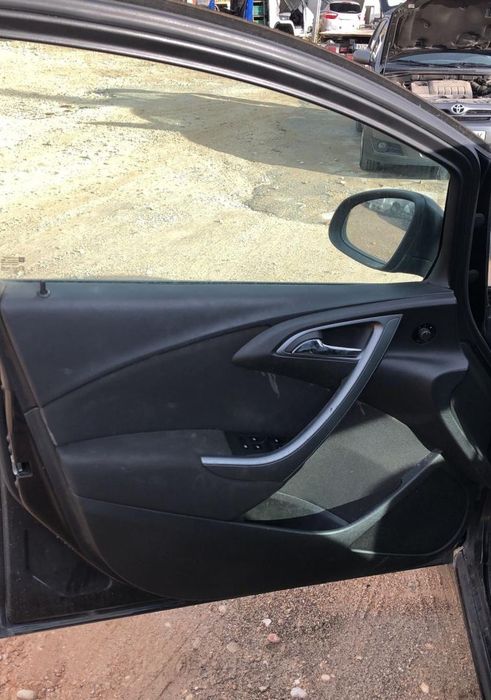 Injetor Opel Astra J Berlina 5P