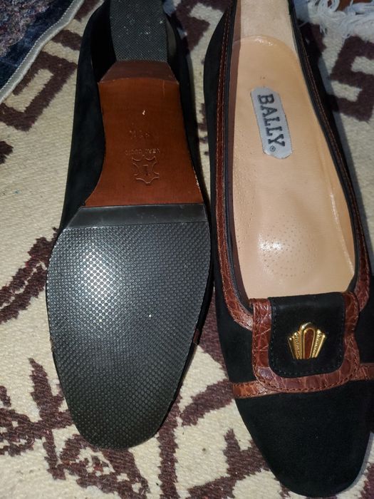 Жіночі босоніжки в гарному стані