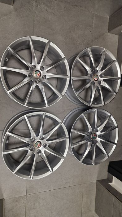 Felgi Demo  Alfa Romeo Stelvio 19" 8J ET34 5x110 4 szt