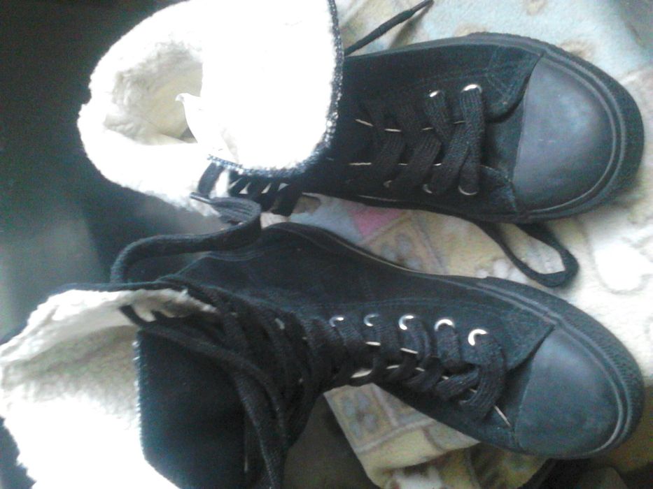 Trampki ocieplene roz 37i38 dł wk 23i24 cm