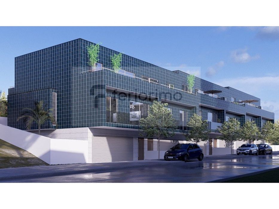 Andar Moradia Tipo T2 com moveis de cozinha, roupeiros forrados e d...