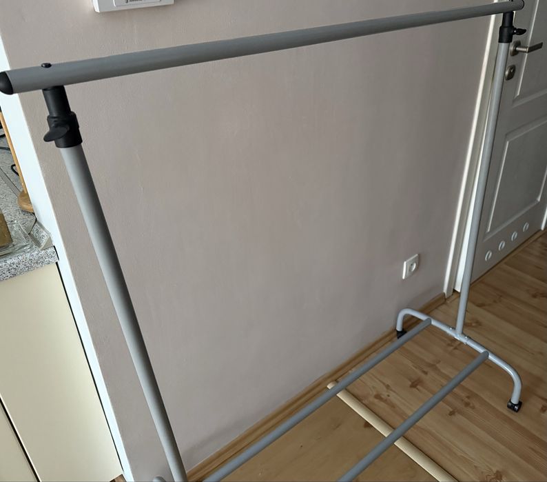 Wieszak Ikea na ubrania