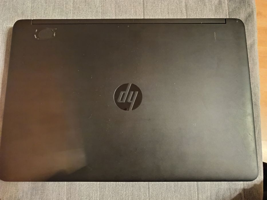 Używany laptop bez dysku i RAM - na części