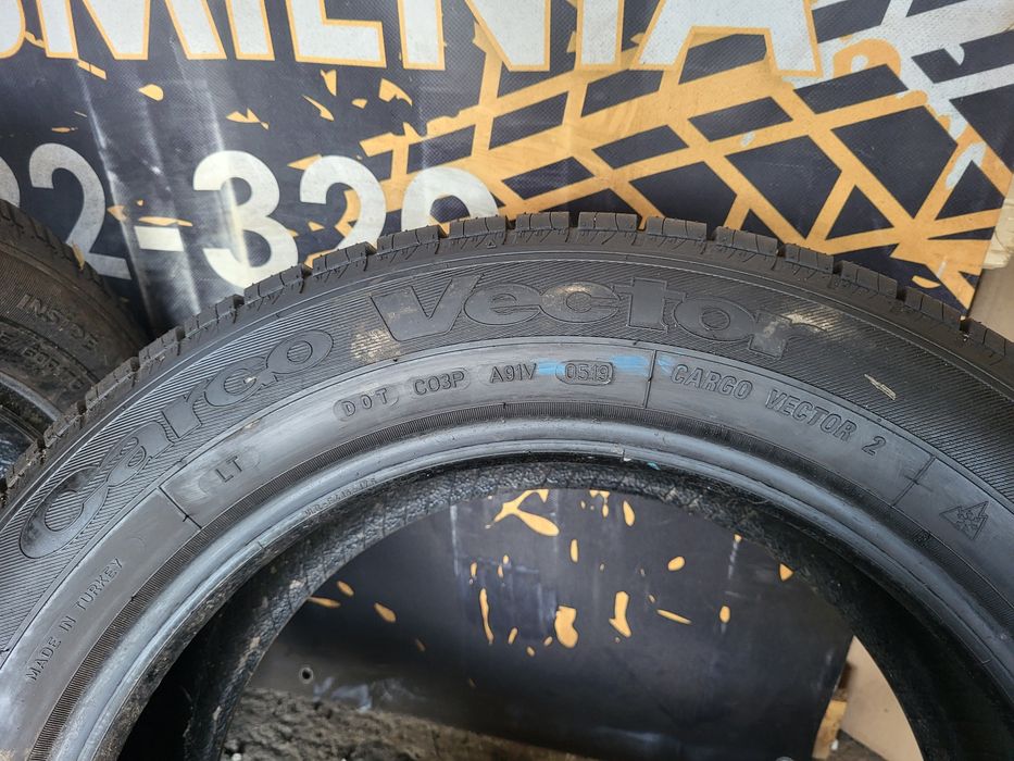 Opony wielosezonowe 215/60/17C Goodyear 7,7mm