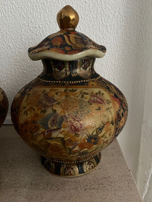 2 Decorative Jars447335833221222402
