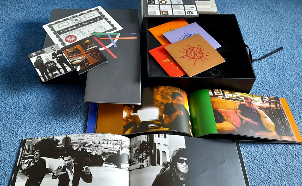 DEPECHE MODE - Sounds of the Universe Deluxe Box Set certyfikat Dave Gahan, Martin L.Gore, Andrew Fletch Fletcher brak pinów stan bardzo dobry okazja