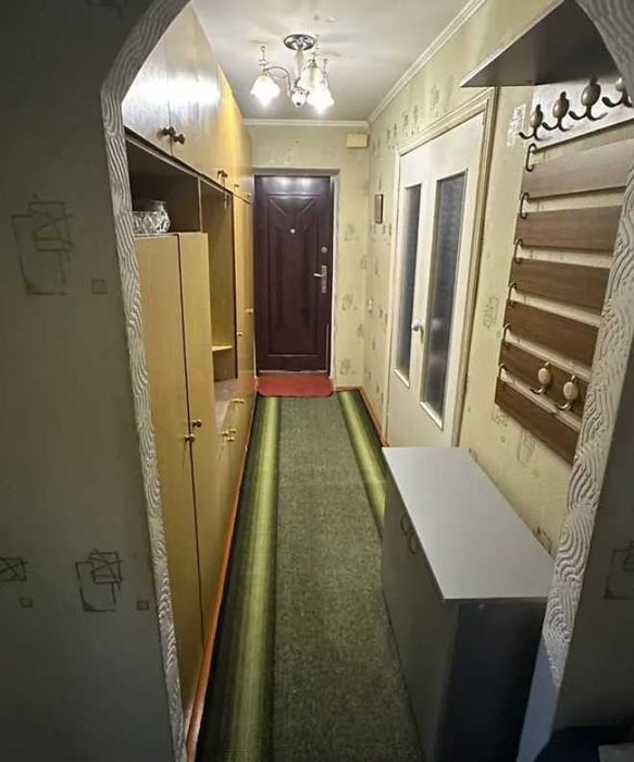 Продам двокімнатну квартиру на Соборній