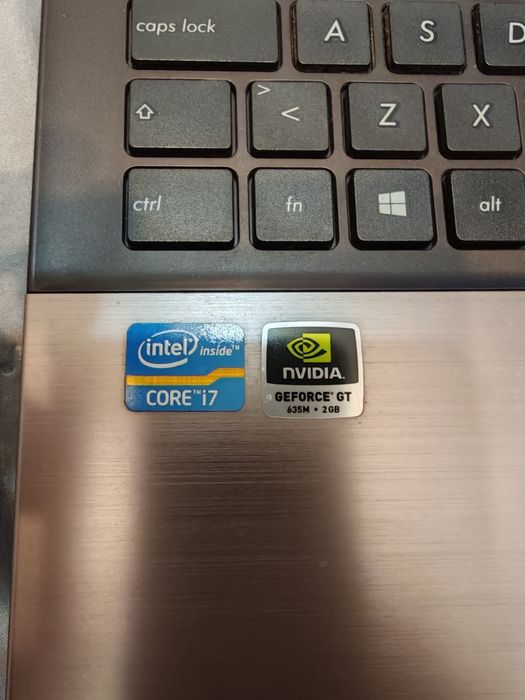 Portátil Asus 16"