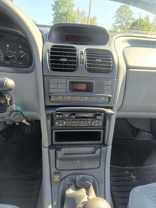Renault Laguna 1.6 16V B+G