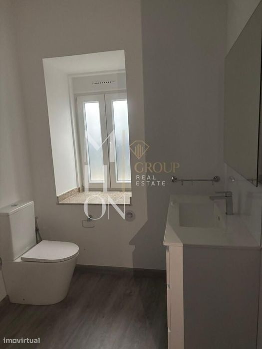 Apartamento T1 totalmente reconstruído no centro histórico da vila do