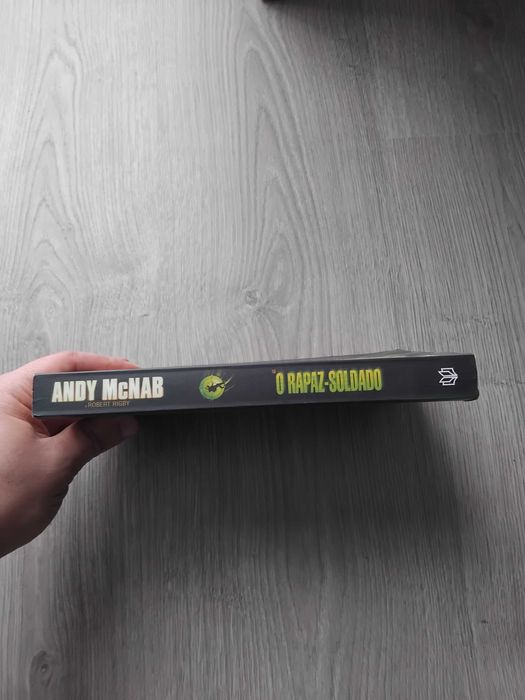 Livro O Rapaz-Soldado de Andy McNAB e Robert Rigby