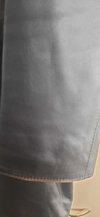 Продам чоловічу шкіряну куртку Via Montenapoleone