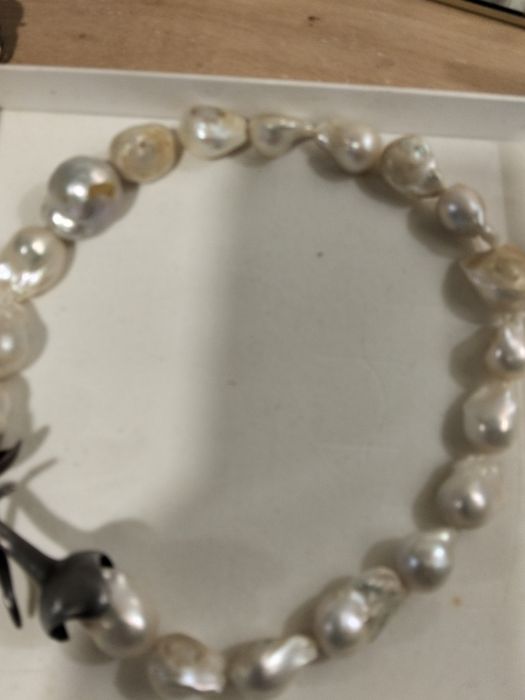 Colar em pérolas e fecho de prata