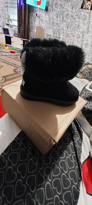 Продам дитячі саспожки