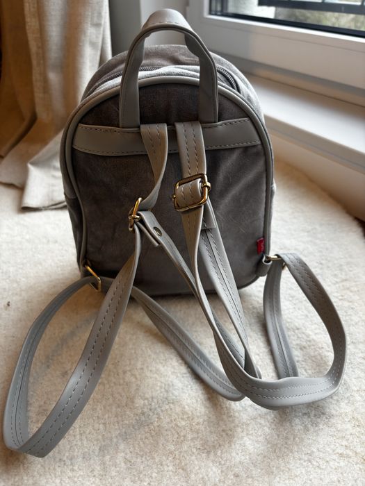 Mały plecak kot , stan idealny